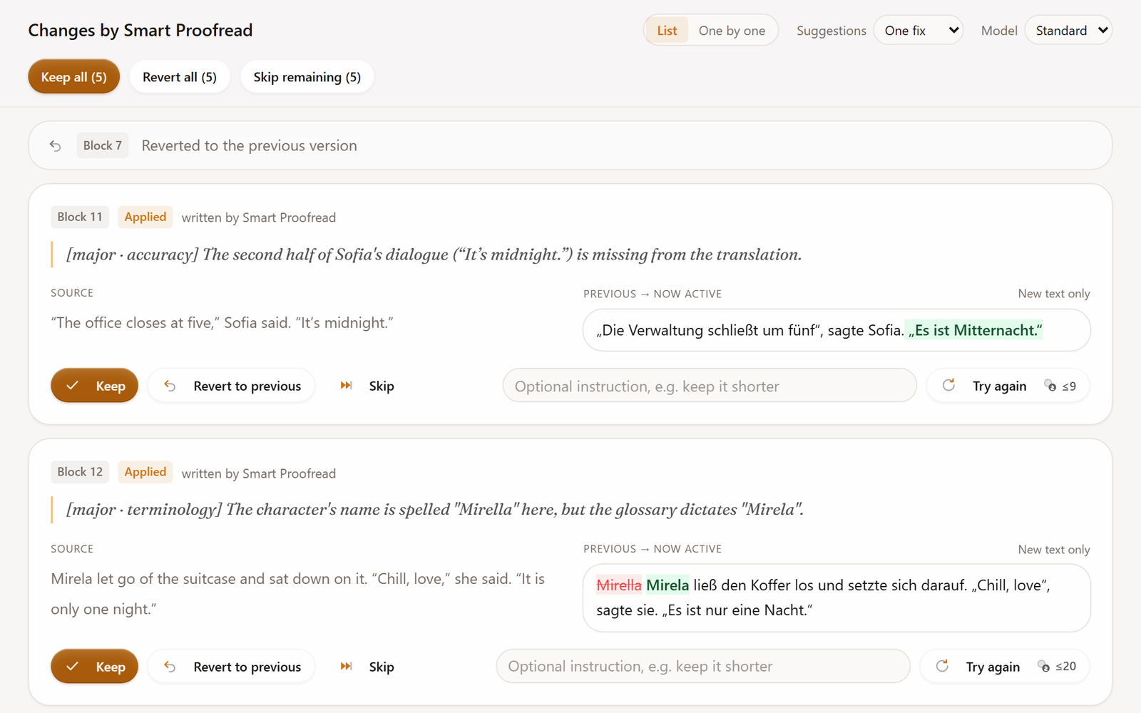 校正による修正箇所のレビュー：フラグが設定された2つのブロック。それぞれに問題点に関するメモ、および原文と並べて提案テキストが表示されています
