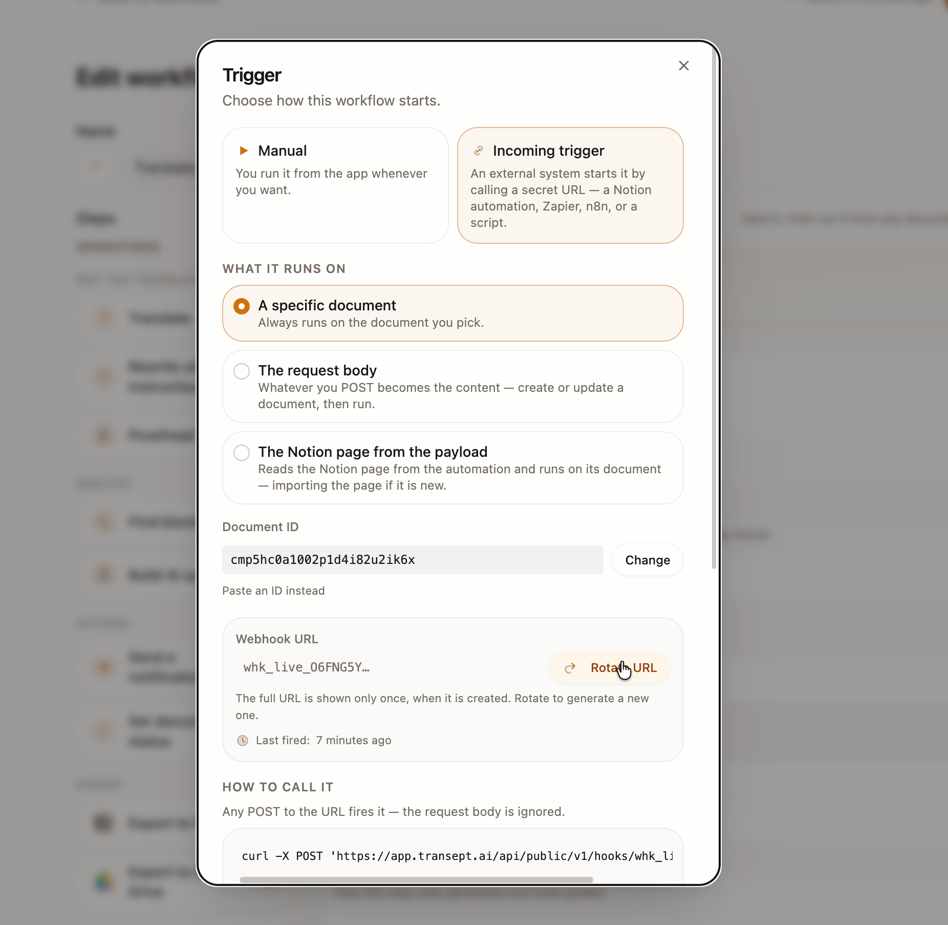 Eine konfigurierte Webhook-Trigger-Karte: das maskierte URL-Präfix (whk_live_…), die Steuerelemente für Rotate und Off, die Ziel- und Spracheinstellungen sowie der Zeitstempel der letzten Auslösung.